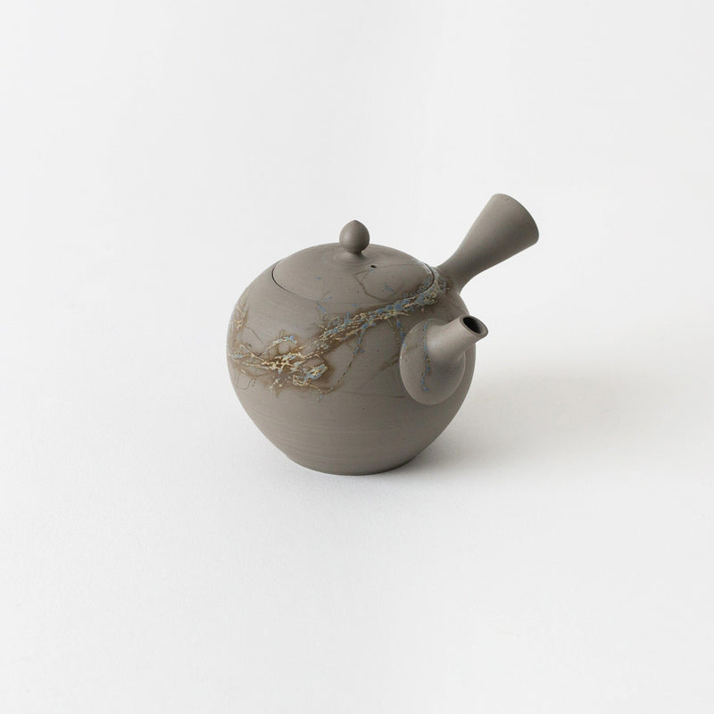 A grey Tokoname kyusu teapot with a spout, crafted by Hiroshi Mizuno for Chato Co., Ltd.